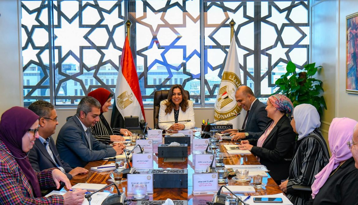 وزيرة التنمية المحلية تستعرض خطة وزارة البيئة لمواجهة نوبات تلوث الهواء الحادة لعام 2025/ 2026