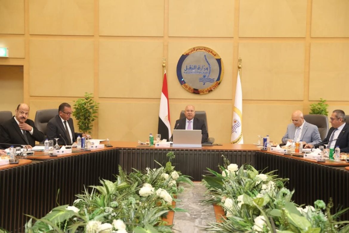 وزير النقل: الدعم المستمر لأسطول شركة «أكتا للنقل الجماعي» لتخدم للعاملين بالعاصمة الإدارية وزير النقل: الدعم المستمر لأسطول شركة «أكتا للنقل الجماعي» لتخدم للعاملين بالعاصمة الإدارية