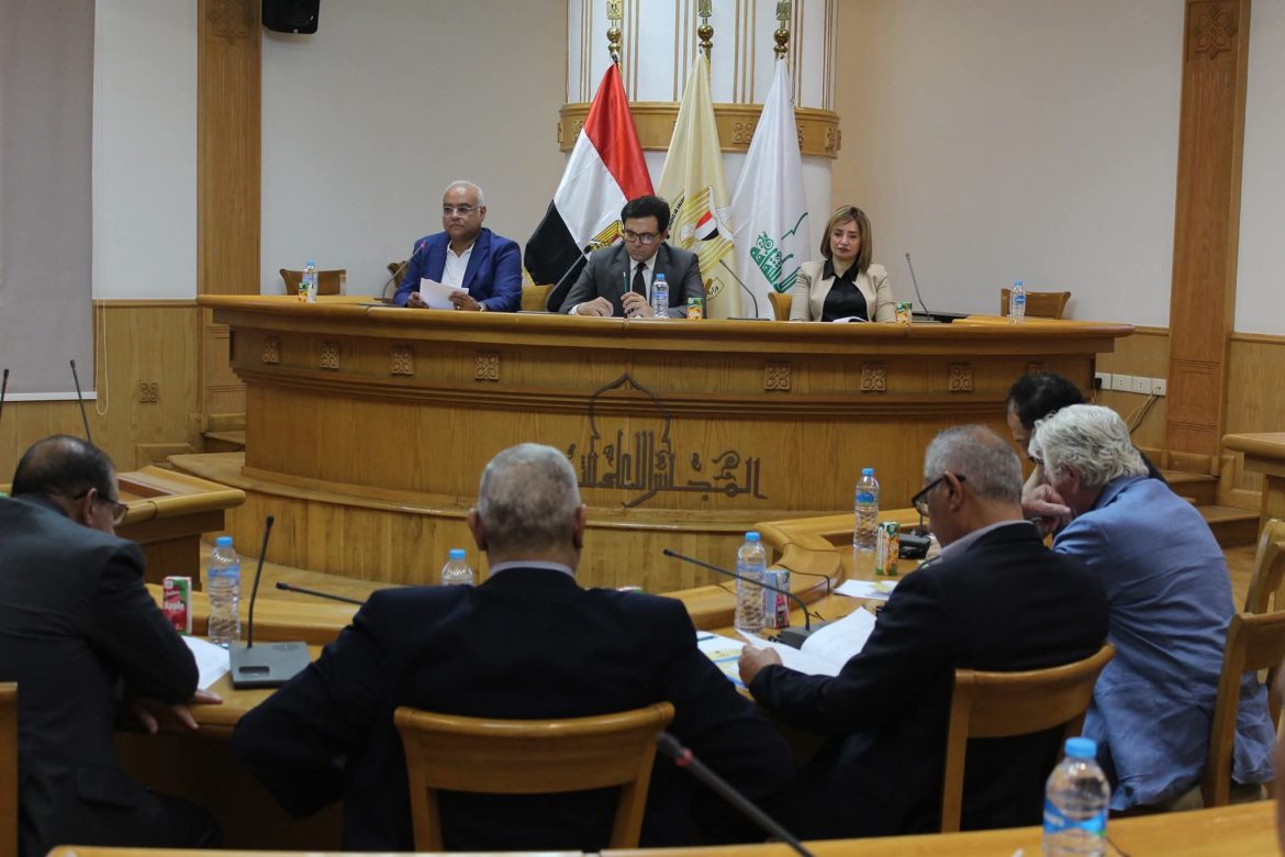 وزير الثقافة يترأس الجمعية العمومية للشركة القابضة للاستثمار في المجالات الثقافية والسينمائية