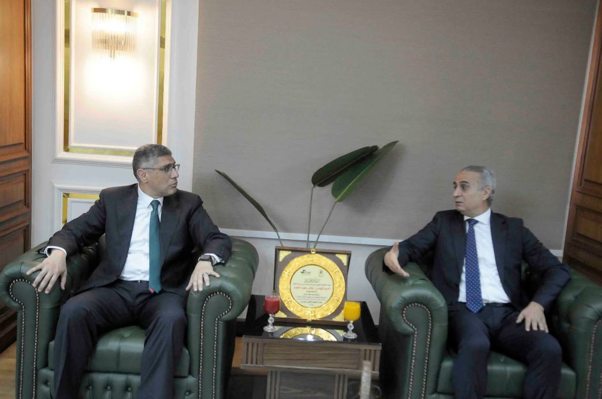 رئيس حماية المستهلك يلتقي بمحافظ الجيزة ورئيس الغرفة التجارية لبحث جهود خفض أسعار السلع