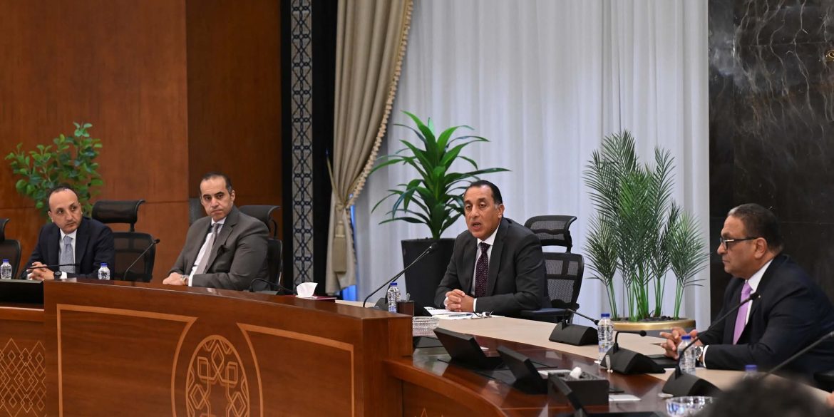 رئيس الوزراء: استمرار حوكمة الاستثمارات العامة.. واستقرار سداد مستحقات الشركاء الأجانب في قطاع البترول