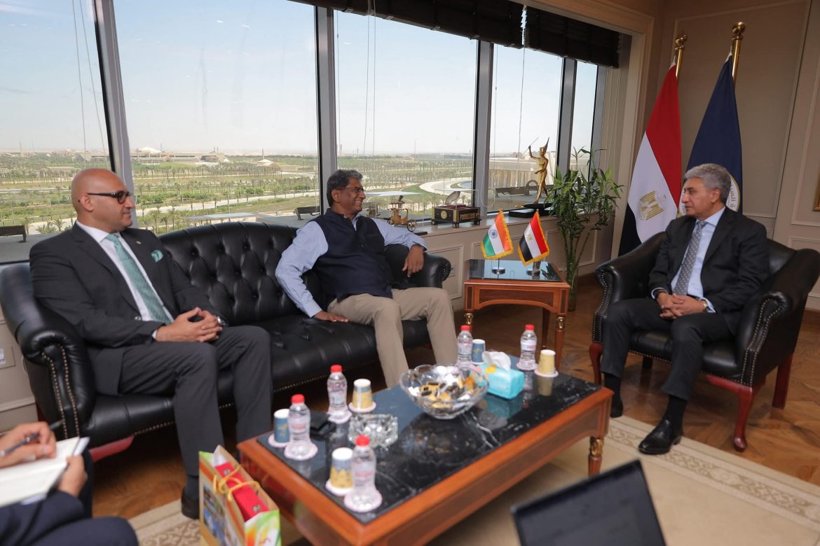 وزير السياحة يبحث التعاون المشترك بين مصر والهند في مجالي السياحة والآثار