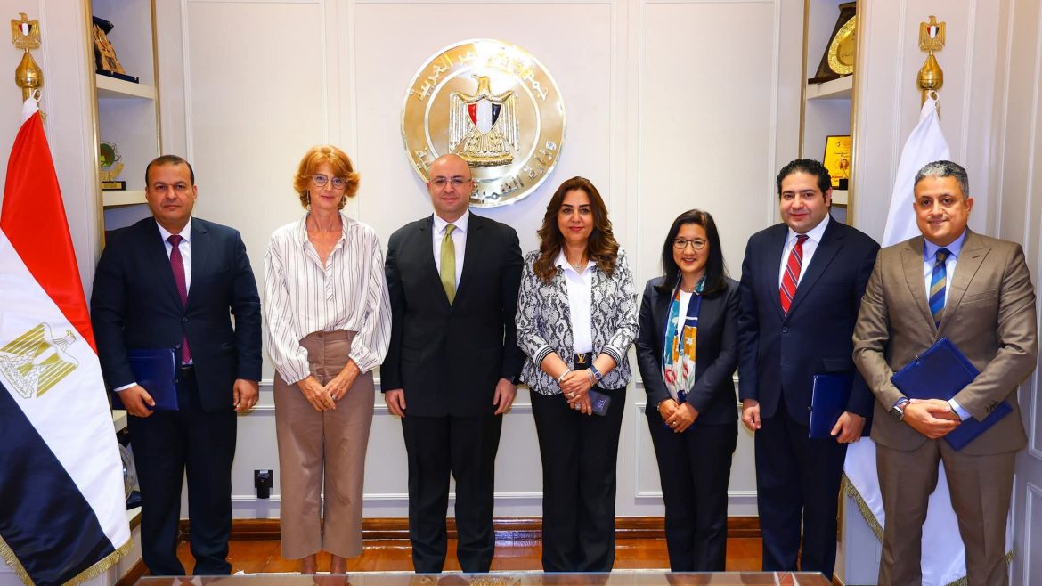 وزيرة التنمية المحلية تشهد توقيع 4 بروتوكولات فى مجال التنمية الاقتصادية المحلية بتكلفة 480 مليون جنيه 