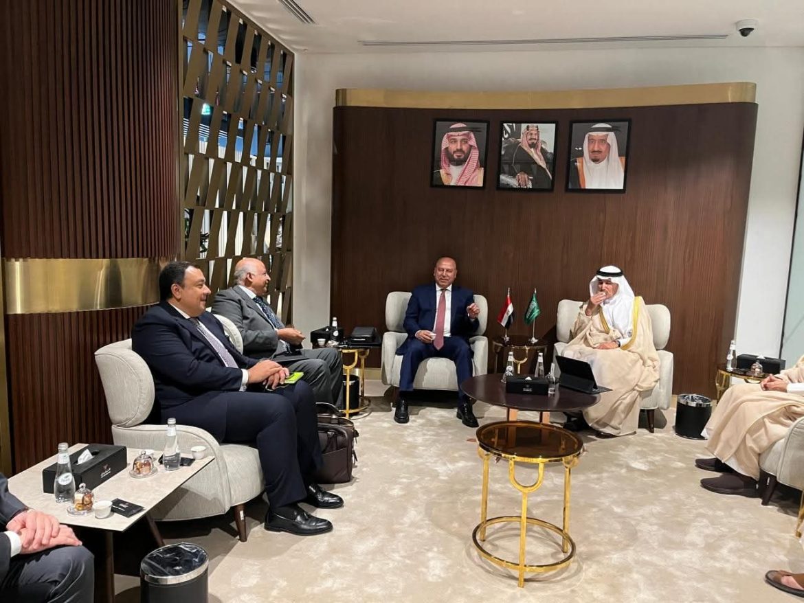 وزير الصناعة يلتقي كل من وزير النقل ووزير الصناعة السعوديان لبحث التعاون المشترك