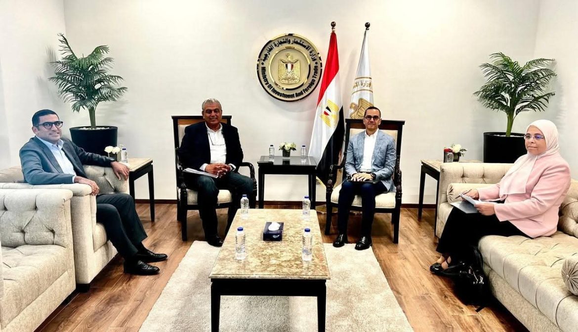 وزير الاستثمار يلتقي أعضاء المجلس التصديري للتشييد والبناء لبحث متطلبات القطاع