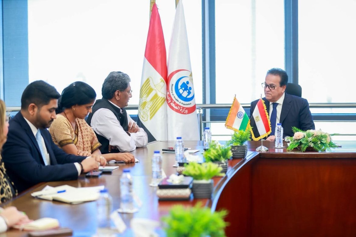 وزير الصحة يبحث التعاون في الرعاية الصحية والتكنولوجيا وإنتاج اللقاحات مع السفير الهندي وزير الصحة يبحث التعاون في الرعاية الصحية والتكنولوجيا وإنتاج اللقاحات مع السفير الهندي