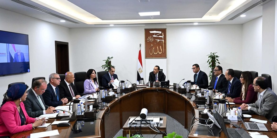 رئيس الوزراء يتابع مشروعات الكهرباء بنظام المشاركة مع القطاع الخاص بالمدن الجديدة 