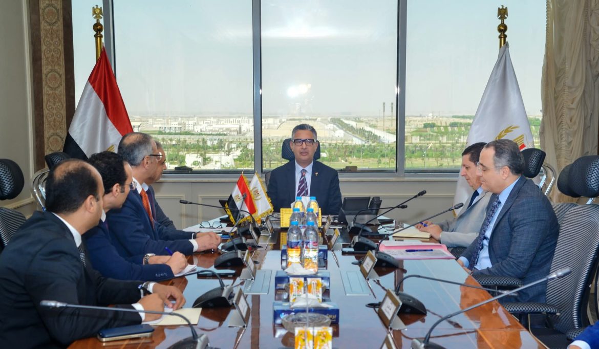 وزير التموين يتابع جهود مواجهة حالات الغش التجاري وحماية حقوق المستهلكين