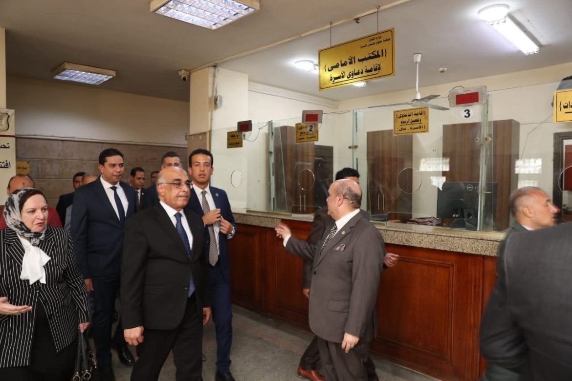 وزير العدل يتفقد عدة أعمال إنشائية للمحاكم ويتابع رفع كفاءتها 