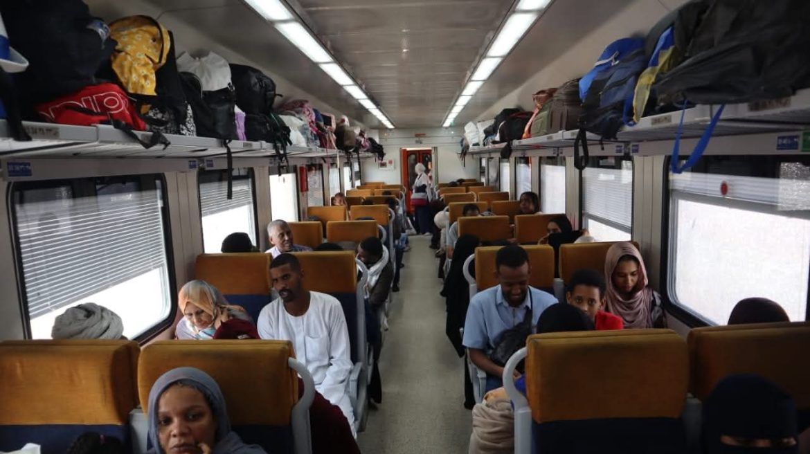 سكك حديد مصر: تسيير القطار التاسع للعودة الطوعية للأشقاء السودانيين