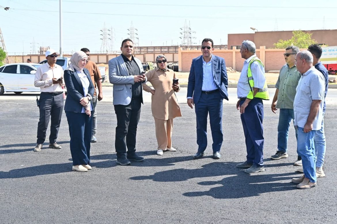 وزير الإسكان يتابع تطوير المناطق الصناعية بمساحة 2560 فدانا بالعاشر من رمضان  