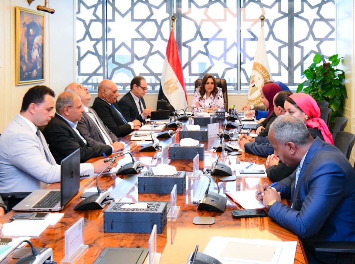 وزارة البيئة تعمل على رقمنة نظام الرصد والتحقق الخاص بتجميع بيانات غازات الاحتباس الحراري