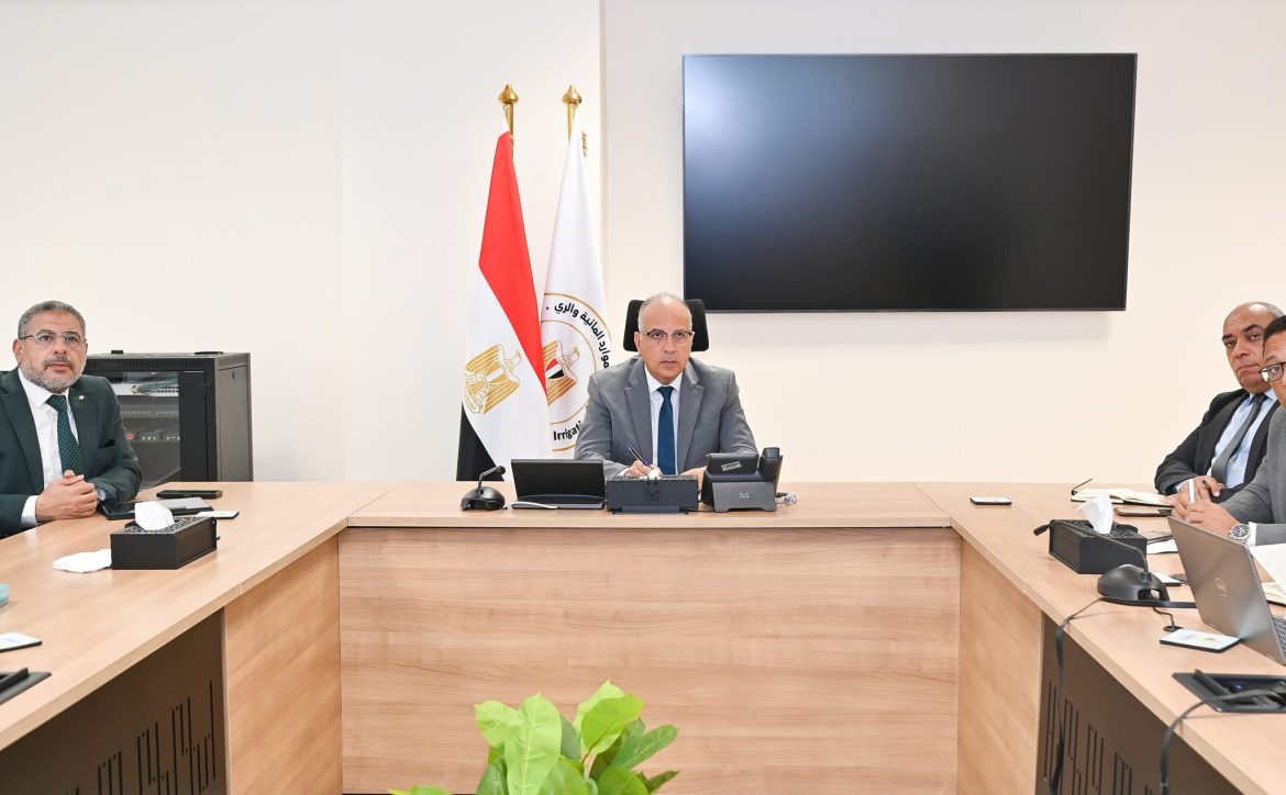 وزير الري يتابع أعمال قطاع المياه الجوفية وإجراءات تحقيق الإدارة الرشيدة للمياه الجوفية في مصر وزير الري يتابع أعمال قطاع المياه الجوفية وإجراءات تحقيق الإدارة الرشيدة للمياه الجوفية في مصر