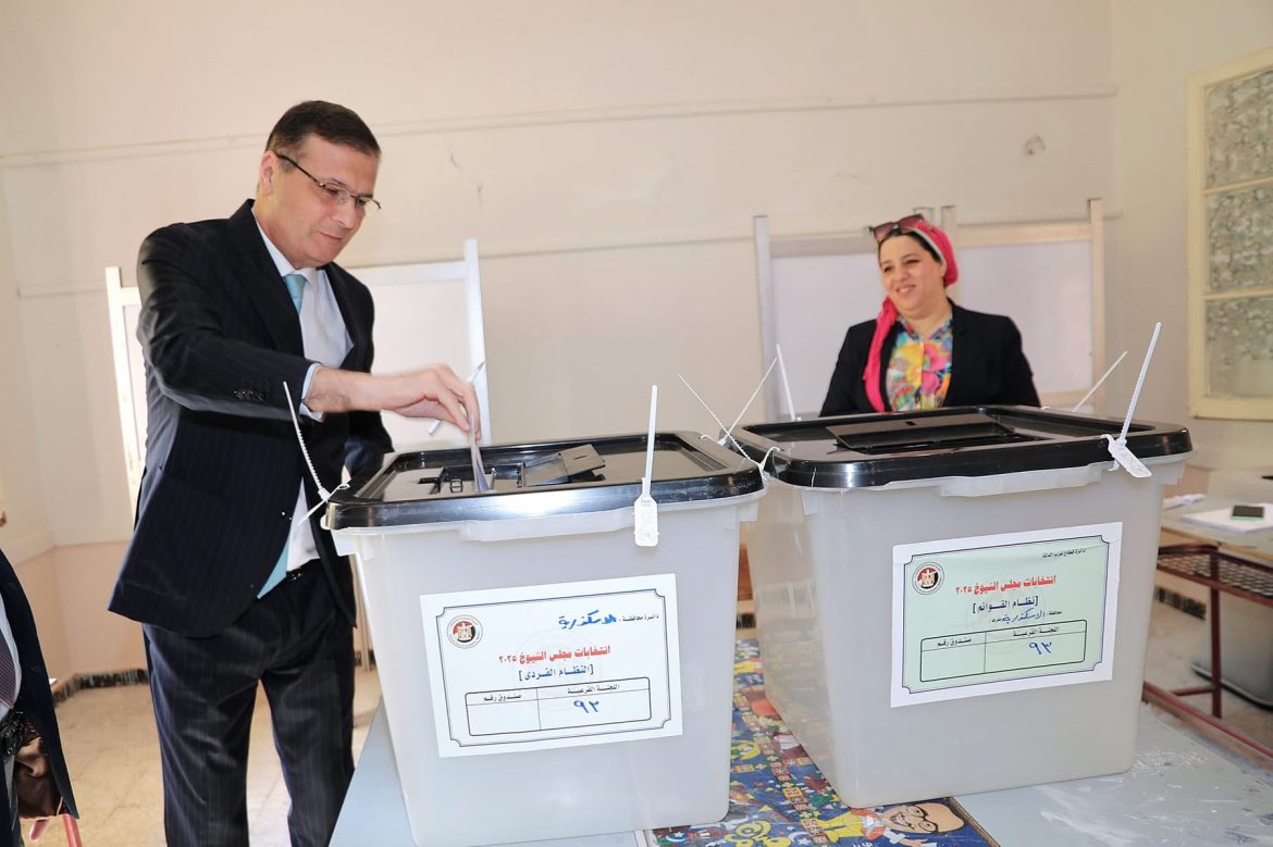 وزير الزراعة: المشاركة في الانتخابات واجب وطني وحق للجميع للمساهمة في تشكيل مستقبل البلاد وزير الزراعة: المشاركة في الانتخابات واجب وطني وحق للجميع للمساهمة في تشكيل مستقبل البلاد
