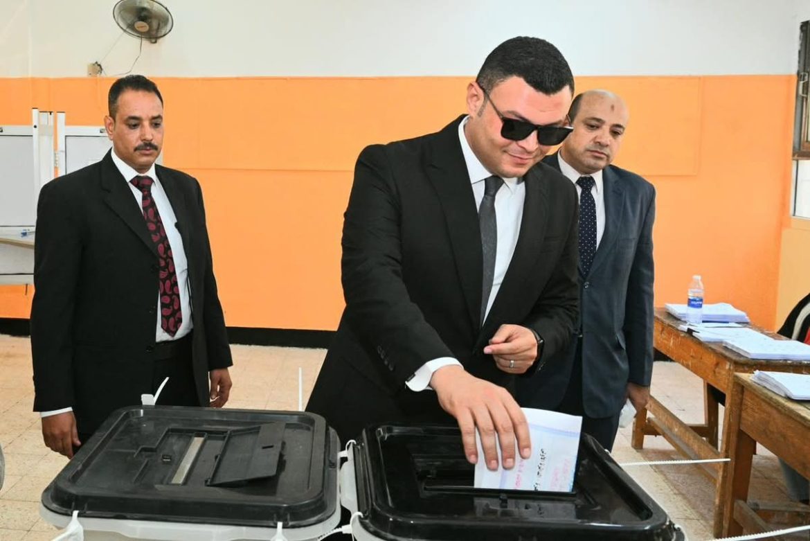 وزير الإسكان: المشاركة في الانتخاب واجب وطنى على كل من يحق له الانتخاب وتطبيقًا لحقه الدستوري وزير الإسكان: المشاركة في الانتخاب واجب وطنى على كل من يحق له الانتخاب وتطبيقًا لحقه الدستوري