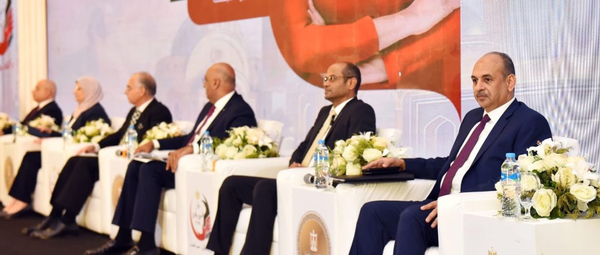 رئيس البورصة المصرية يستعرض الدور المحوري الذي تلعبه سوق الأوراق المالية المصرية في دعم الاقتصاد الوطني رئيس البورصة المصرية يستعرض الدور المحوري الذي تلعبه سوق الأوراق المالية المصرية في دعم الاقتصاد الوطني