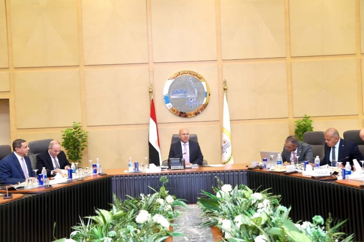 وزير الصناعة يترأس أعمال الجمعية العمومية العادية لشركة القاهرة للعبّارات