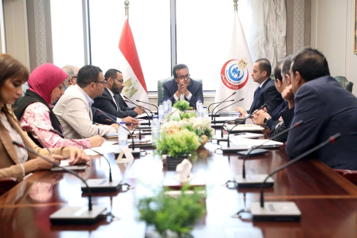 وزير الصحة:الوزارة تضع حق المواطن في الحصول على العلاج الآمن والدواء الفعّال على رأس أولوياته