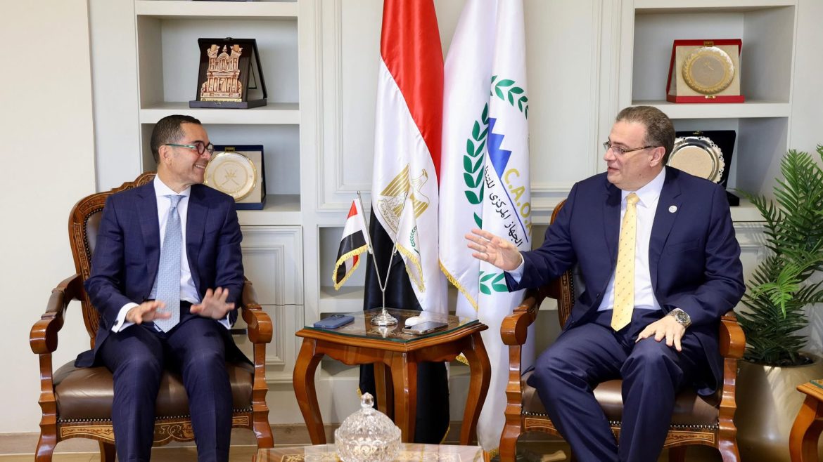 رئيس “التنظيم والإدارة” يبحث مع وزير الاستثمار والتجارة الخارجية سبل تعزيز التعاون المشترك رئيس "التنظيم والإدارة" يبحث مع وزير الاستثمار والتجارة الخارجية سبل تعزيز التعاون المشترك