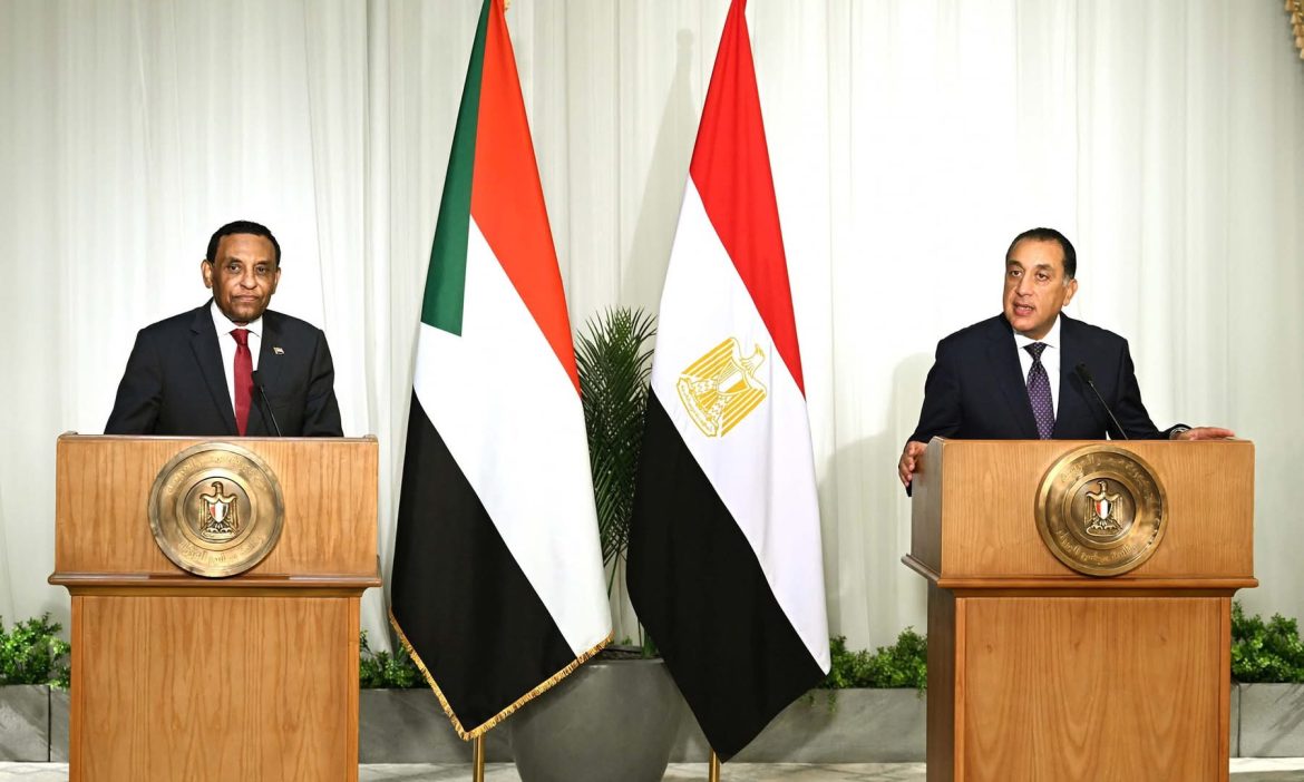رئيس الوزراء: نأمل في استعادة السودان الشقيق للأمن والاستقرار وخروجه من محنته الحالية في أسرع وقت