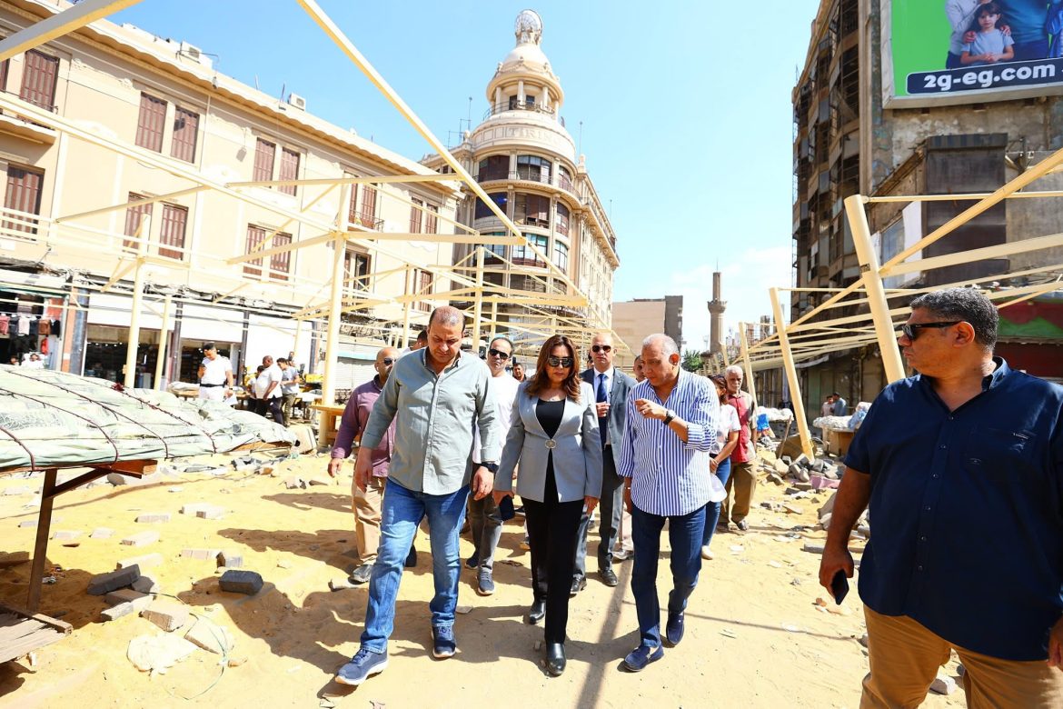 وزيرة التنمية المحلية تتفقد أعمال تنفيذ المرحلة الأولى من تطوير سوق العتبة بالقاهرة بتكلفة 38 مليون جنيه
