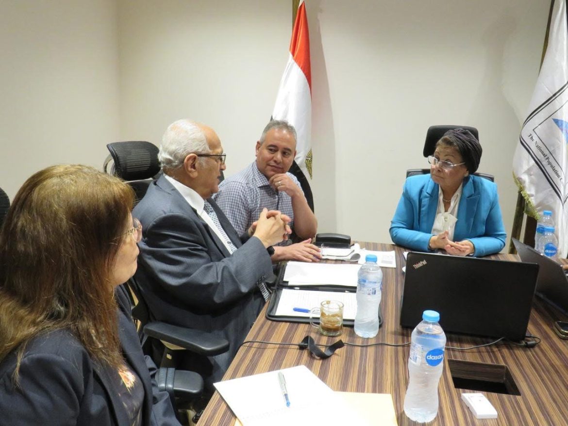 نائب وزير الصحة تتابع الاستراتيجية الوطنية للسكان والتنمية وتخطيط المرحلة الثانية