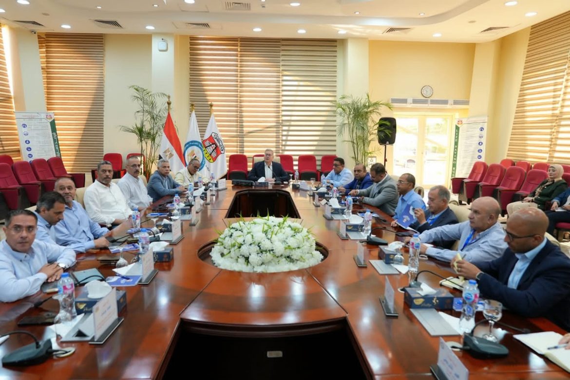 وزير البترول يتابع توسعات ميناء الحمراء البترولي بالعلمين