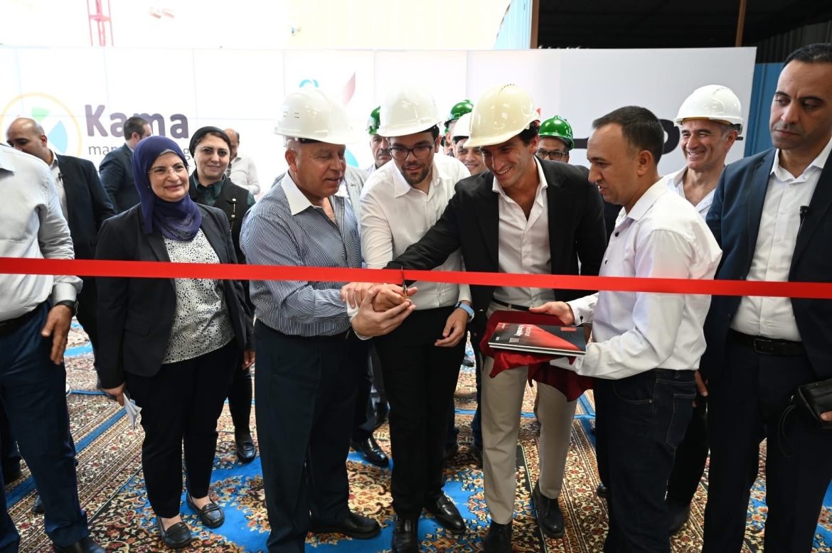 وزير الصناعة يتفقد 6 مصانع متخصصة في درفلة وجلفنة وطلاء ألواح الصلب المسطح وإنتاج النسيج بمدينة العاشر