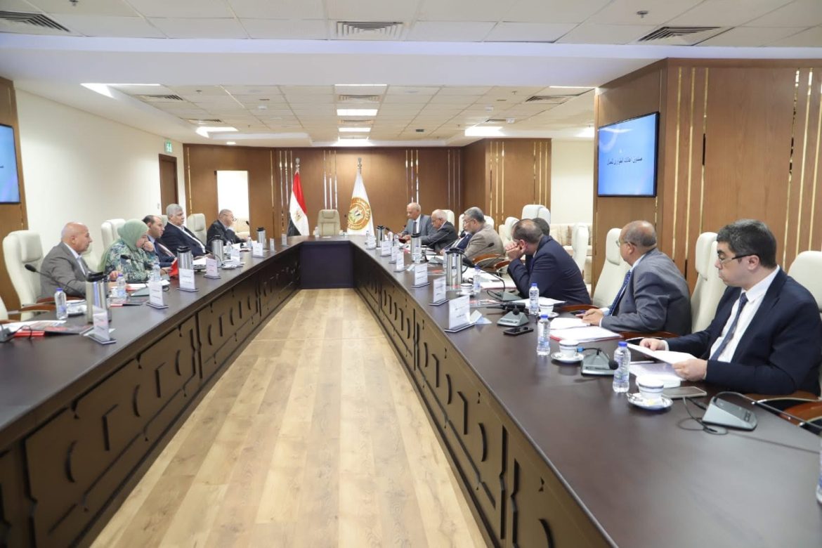 صندوق إعانات الطوارئ للعمال: 2 مليار و319 مليونًا و800 ألف جنيه دعمًا من الصندوق لـ 429 ألف و301 عاملًا في3991 منشأة