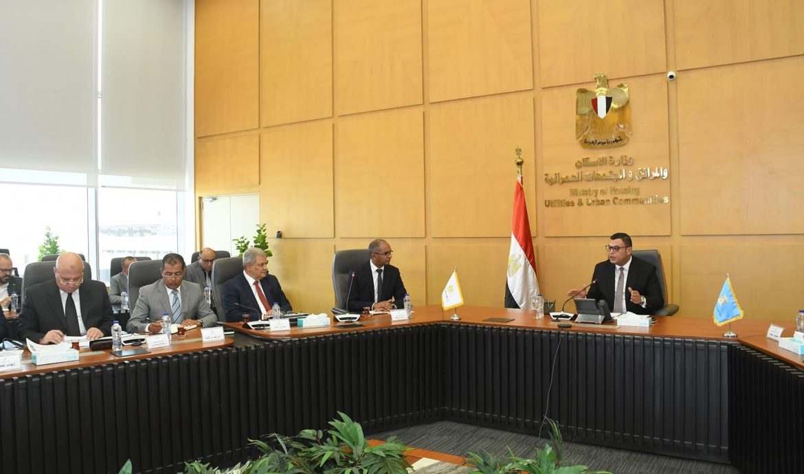 وزير الإسكان يتابع موقف مشروعات “حياة كريمة” بمحافظة أسوان وزير الإسكان يتابع موقف مشروعات "حياة كريمة" بمحافظة أسوان