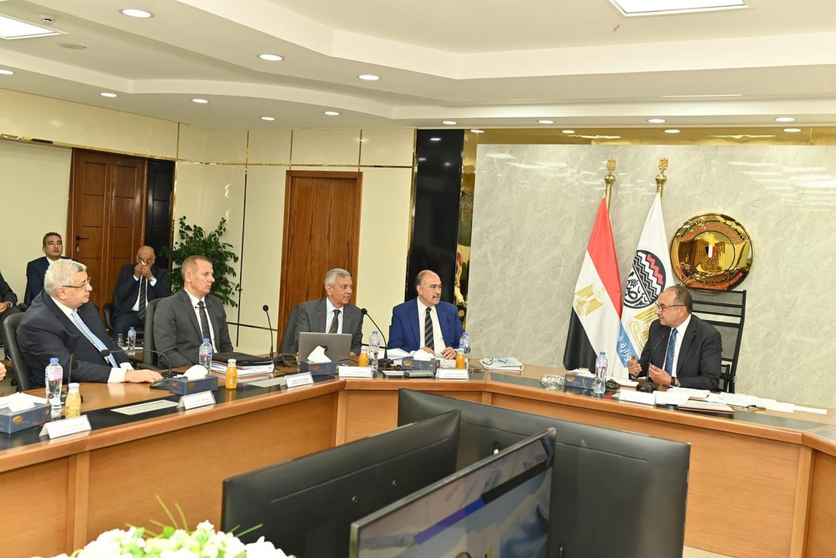 القابضة للأدوية: قفزة في الإيرادات المستهدفة إلى 18 مليار جنيه والأرباح المتوقعة 3.4 مليار بنمو 343%