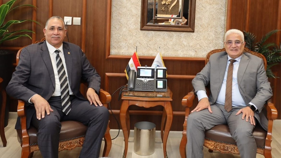 رئيس الهيئة القومية للتأمين الاجتماعي يلتقي نقيب المحامين لبحث التعاون في ملف التأمينات الاجتماعية