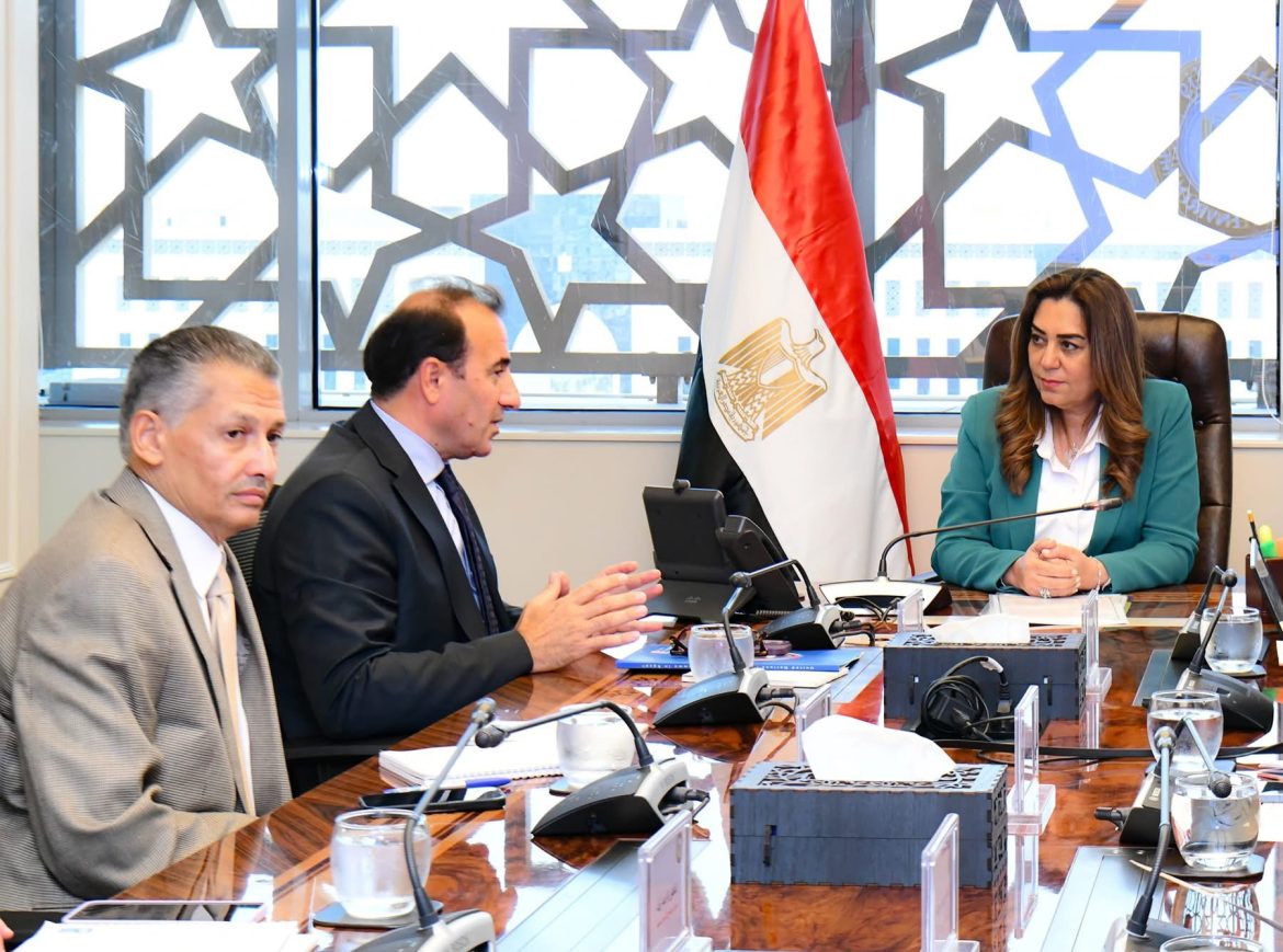 وزيرة التنمية المحلية: الاستفادة من الشراكات الدولية وتسريع تنفيذ المشروعات البيئية بما يواكب التحديات العالمية