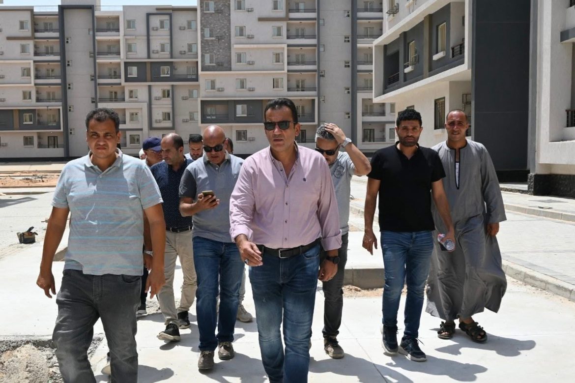 وزير الإسكان يُتابع موقف تنفيذ 4761 وحدة سكنية ضمن المبادرة الرئاسية “سكن لكل المصريين” وزير الإسكان يُتابع موقف تنفيذ 4761 وحدة سكنية ضمن المبادرة الرئاسية "سكن لكل المصريين"