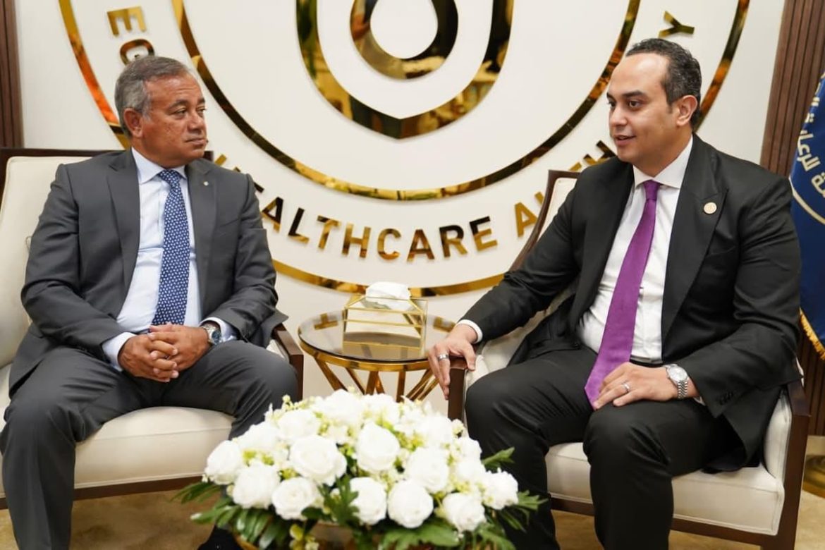 رئيس الرعاية الصحية يبحث مع الرئيس التنفيذي لمصرف أبوظبي الإسلامي - مصر سبل التعاون الاستراتيجي في الاستثمار في الرعاية الصحية