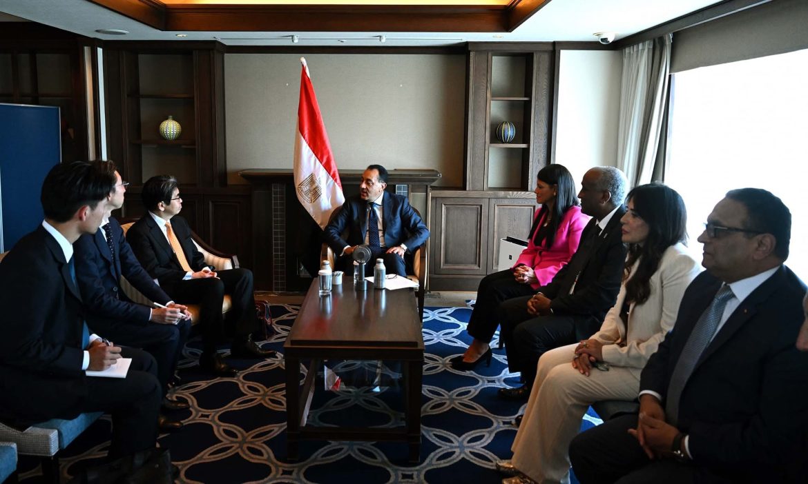 رئيس الوزراء يلتقى محافظ بنك اليابان للتعاون الدولي