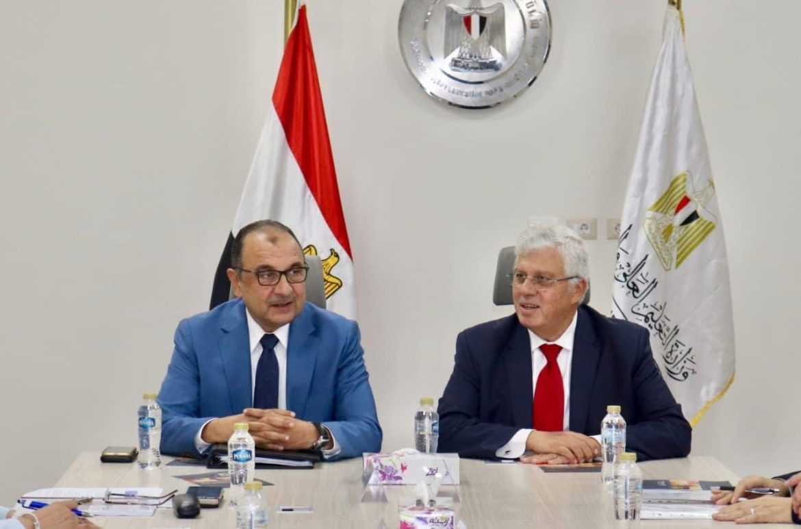 وزيرا التعليم العالي وقطاع الأعمال يبحثان تعزيز التعاون المشترك لدعم المنظومة التعليمية والاقتصاد الوطني وزيرا التعليم العالي وقطاع الأعمال يبحثان تعزيز التعاون المشترك لدعم المنظومة التعليمية والاقتصاد الوطني