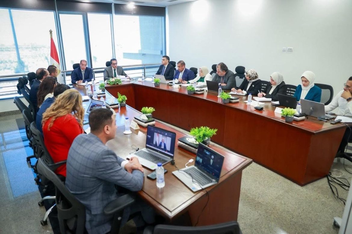 وزير الصحة يترأس الاجتماع التأسيسي الأول للجنة التنسيقية لنفاذ الدواء المصري للسوق العالمية