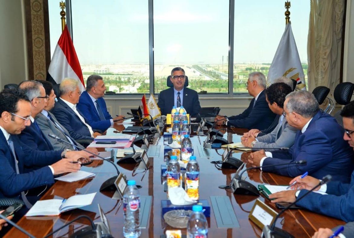 وزير التموين يتابع الموقف التنفيذي للمستودع الاستراتيجي بالسويس