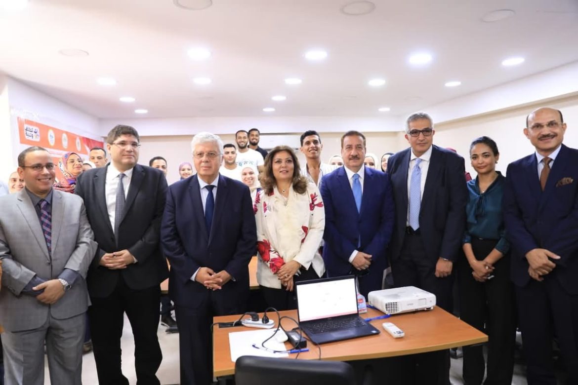 وزير التعليم العالي يفتتح ويتفقد عددًا من المشروعات التعليمية والصحية بجامعة مدينة السادات