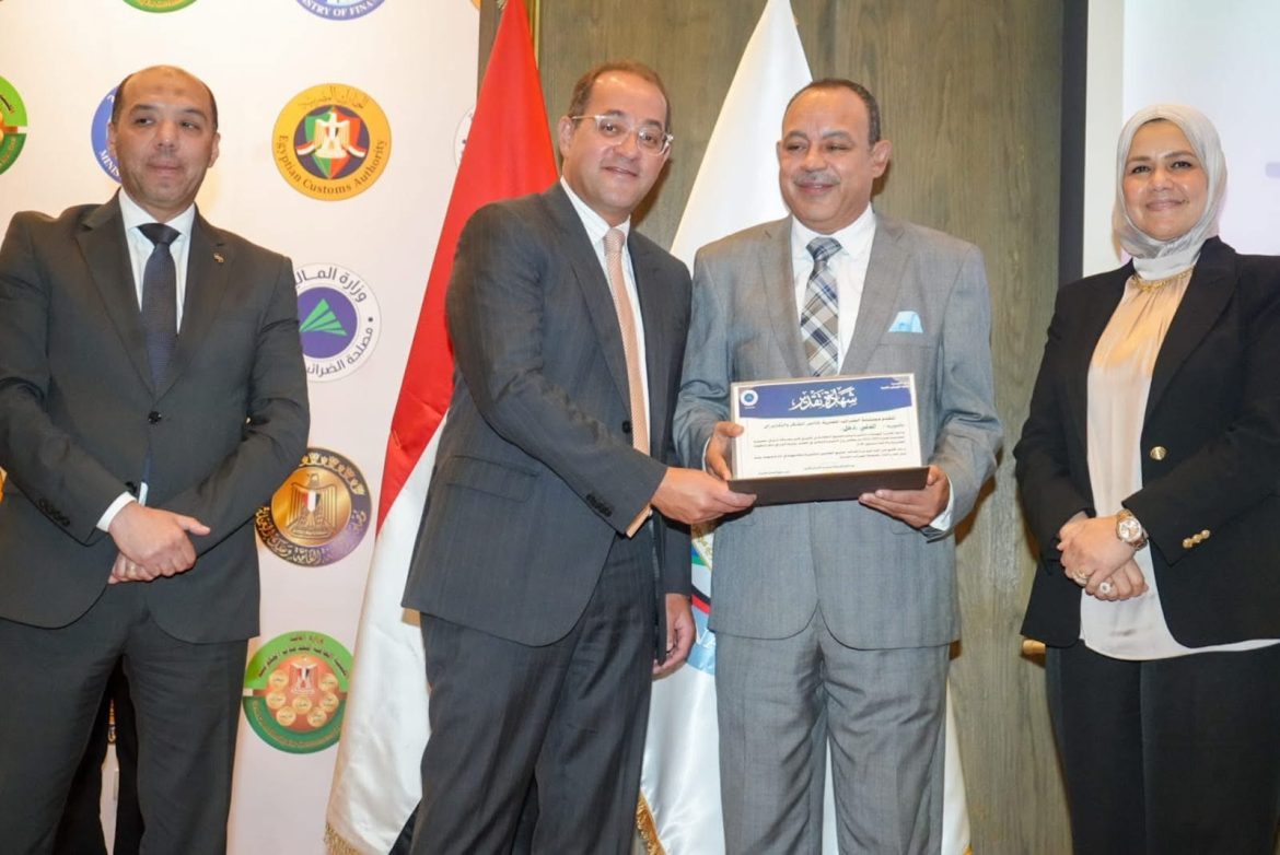وزير المالية يكرم 6 مأموريات ضريبية حققت نتائج متميزة في مسار الشراكة مع مجتمع الأعمال