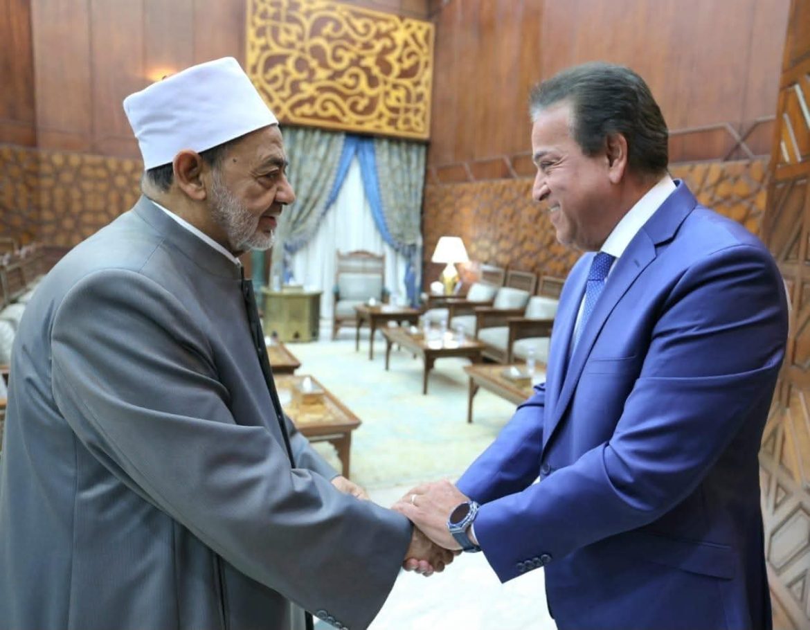شيخ الأزهر ووزير الصحة يشهدان توقيع بروتوكول تعاون بين الأزهر الشريف ووزارة الصحة