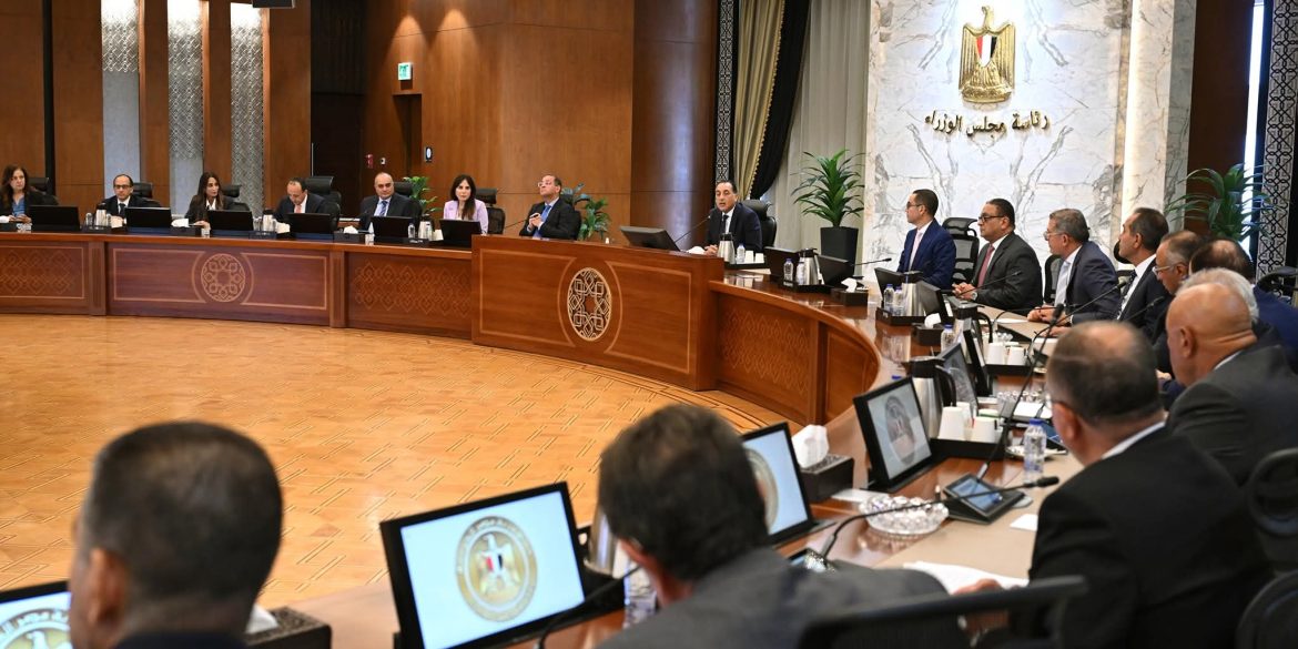 رئيس الوزراء: التوفيق بين الحكومة والمُصدرين لتحقيق مُستهدفات الدولة بمُضاعفة الصادرات