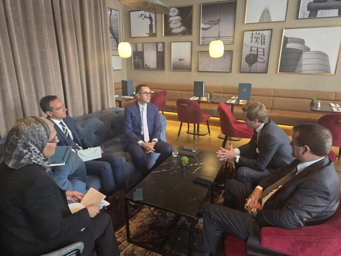 وزير الاستثمار يستعرض المشروعات الاستثمارية فى السوق المصري لشركه ديمي البلجيكية