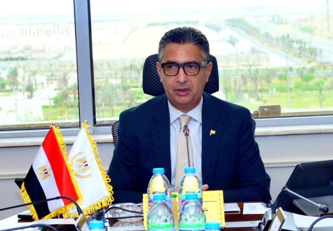 وزير التموين: تغييرات في 11 محافظة تشمل 14 وظيفة قيادية لتحقيق كفاءة أعلى في الأداء وزير التموين: تغييرات في 11 محافظة تشمل 14 وظيفة قيادية لتحقيق كفاءة أعلى في الأداء