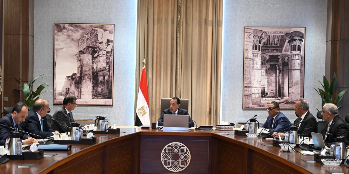 رئيس الوزراء يستعرض جهود الدولة في مجال إنتاج البذور والتقاوي رئيس الوزراء يستعرض جهود الدولة في مجال إنتاج البذور والتقاوي