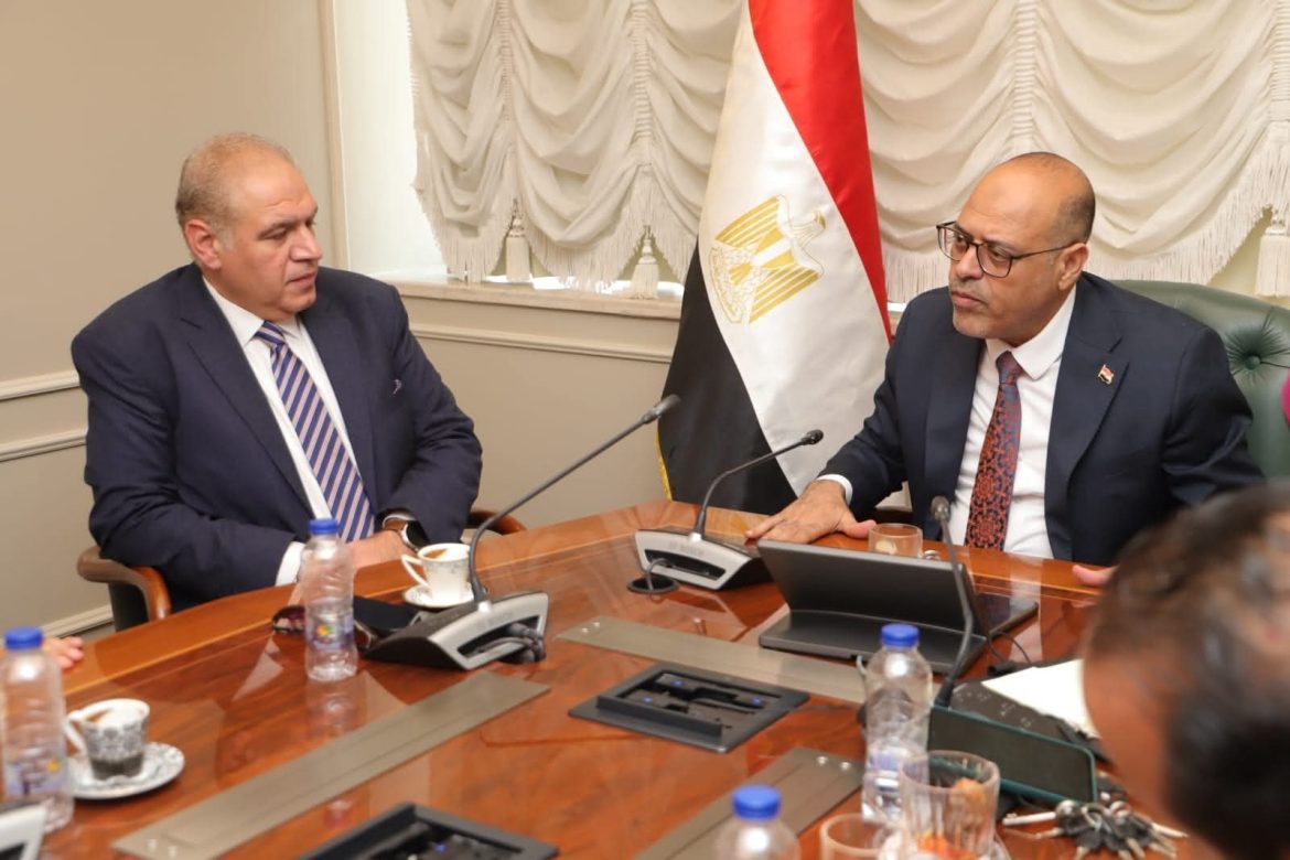وزير العمل يتابع مستجدات إدارة 5 مراكز تدريب مهني مع شركة ابدأ إديو  وزير العمل يتابع مستجدات إدارة 5 مراكز تدريب مهني مع شركة ابدأ إديو