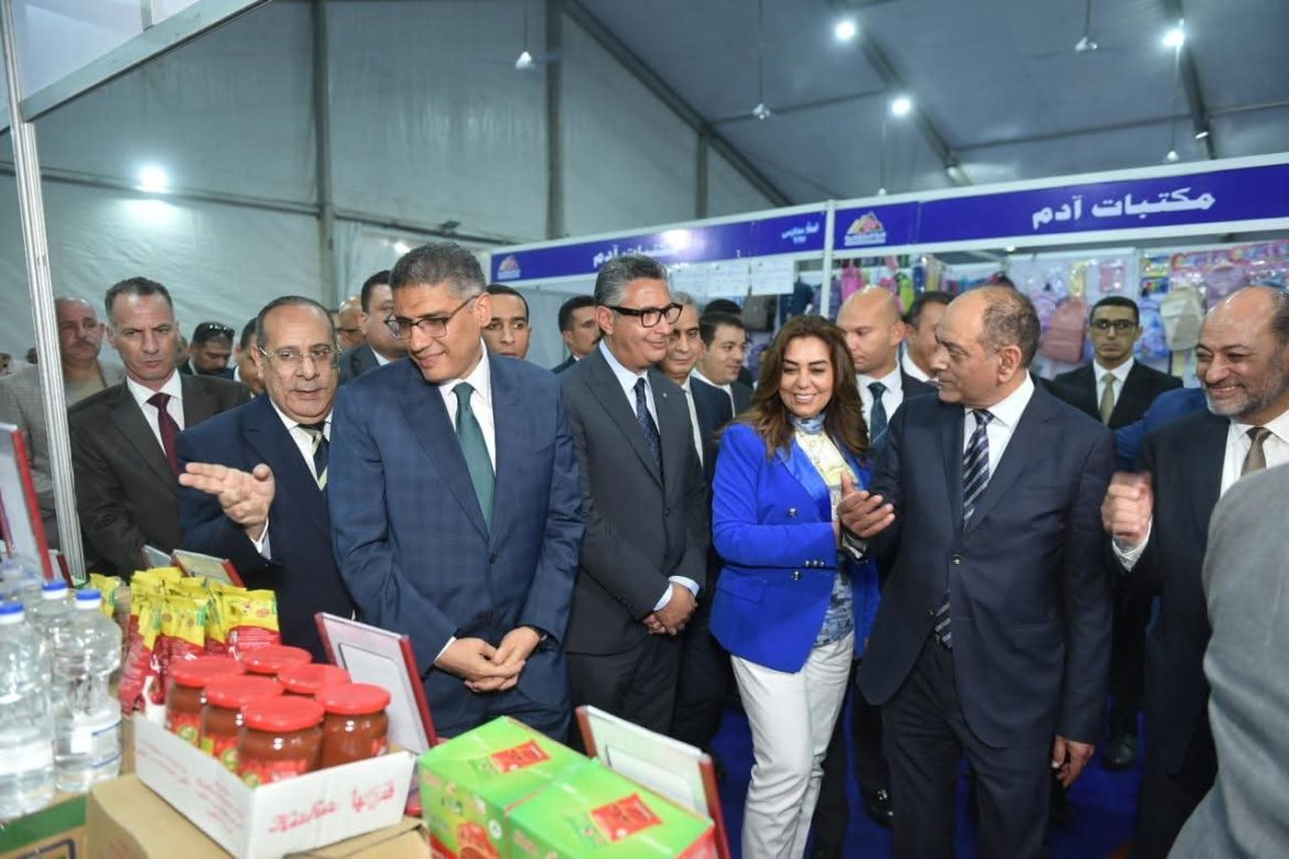 وزير التموين يفتتح «أهلاً مدارس» بالعمرانية و25 معرضًا فرعيًا بالجيزة وزير التموين يفتتح «أهلاً مدارس» بالعمرانية و25 معرضًا فرعيًا بالجيزة