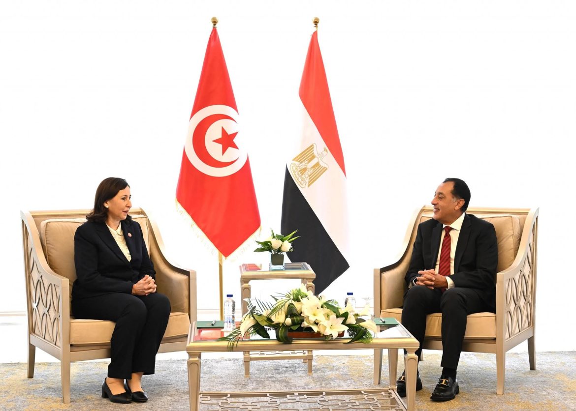 رئيسا وزراء مصر وتونس يترأسان أعمال اللجنة العليا المصرية التونسية المشتركة رئيسا وزراء مصر وتونس يترأسان أعمال اللجنة العليا المصرية التونسية المشتركة