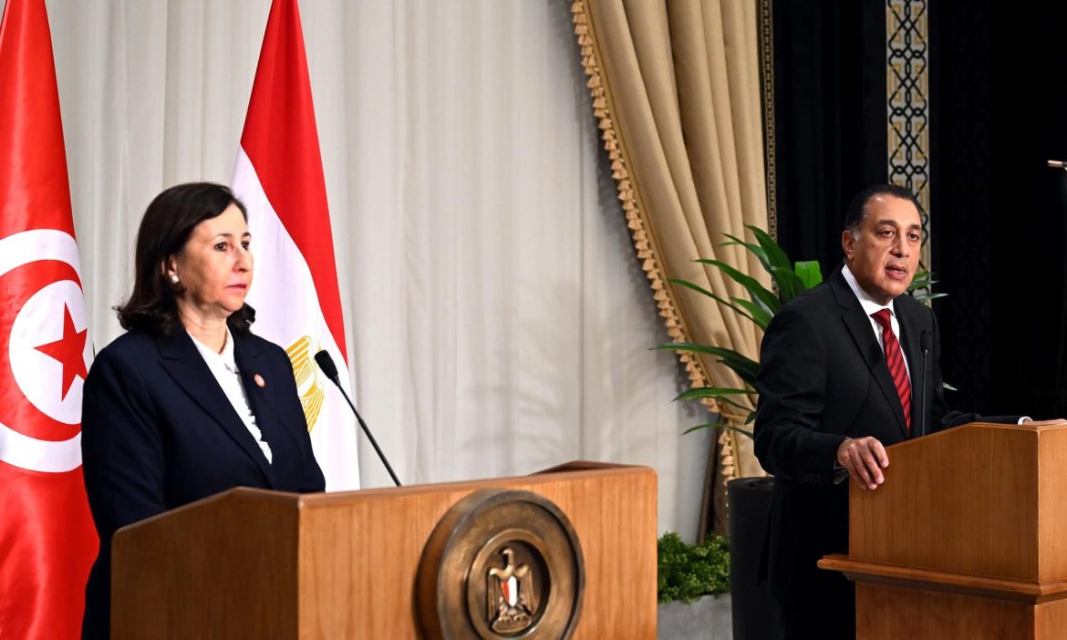 رئيس الوزراء: حجم التبادل التجاري الحالي بين مصر وتونس لا يُلبي تطلعات الشعبين رئيس الوزراء: حجم التبادل التجاري الحالي بين مصر وتونس لا يُلبي تطلعات الشعبين